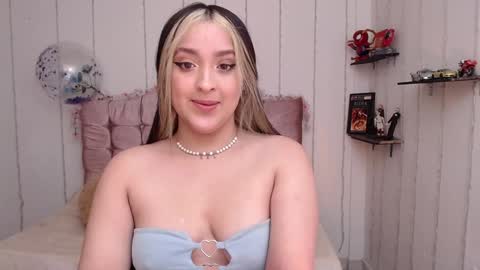 Snapshot of sapphire_lilac chatting on January 7, 5:33 am Carla online show from January 7, 5:33 am