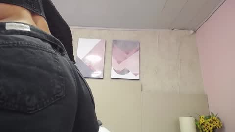 sara_diaz28 online show from March 17, 8:57 pm