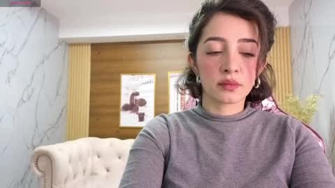 Sara  online show from May 25, 1:54 pm