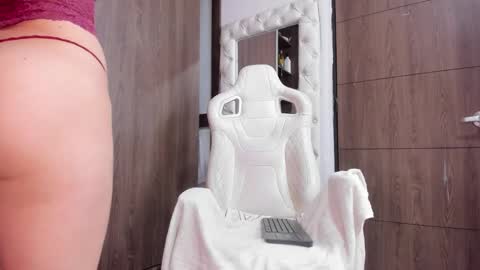 sara online show from December 9, 8:33 pm