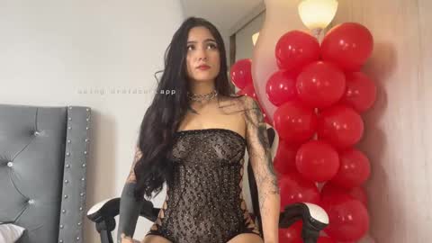 Snapshot of sara_queen9 chatting on February 14, 4:09 pm Sara online show from February 14, 4:09 pm