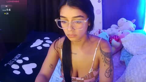 Snapshot of sara_ramirez0 chatting on January 9, 3:26 am sara_ramirez0 online show from January 9, 3:26 am