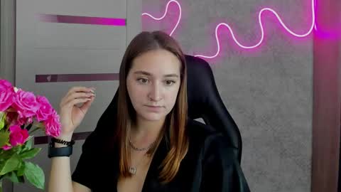 Sara online show from October 8, 7:40 pm