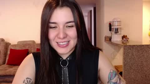 Snapshot of sara_sunrise_ chatting on October 31, 6:56 pm Sara online show from October 31, 6:56 pm