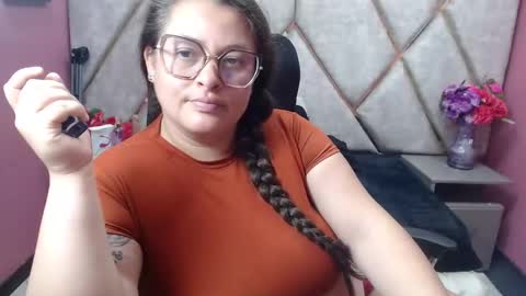 sara_thonson_ online show from February 20, 6:26 am