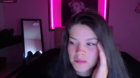 sara_valderrama_ online show from February 12, 12:18 pm