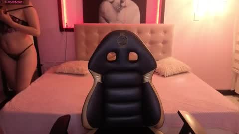 sara_valderrama_ online show from March 9, 1:36 pm