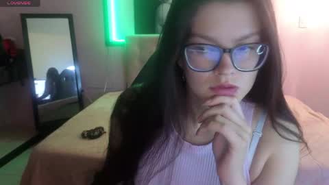 sara_valderrama_ online show from May 30, 6:16 pm
