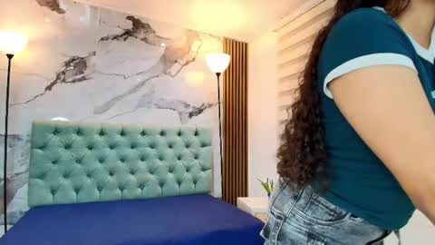 Sara Vazques online show from July 25, 11:50 am