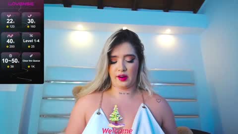 Snapshot of saraa_milleer chatting on December 4, 12:41 am Sara Miller online show from December 4, 12:41 am