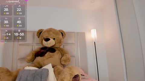 Snapshot of saraa_milleer chatting on January 20, 11:32 pm Sara Miller online show from January 20, 11:32 pm
