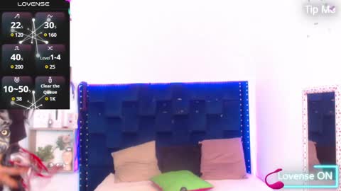 Snapshot of saraapril_1 chatting on February 1, 7:44 pm SARAHGIL online show from February 1, 7:44 pm