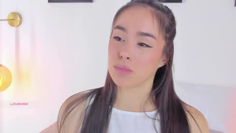 Sara online show from December 8, 4:18 pm