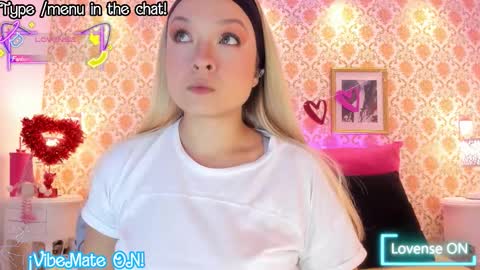 SaraAvila  online show from February 9, 8:33 pm