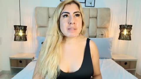 sarablonde_t online show from May 11, 10:51 pm