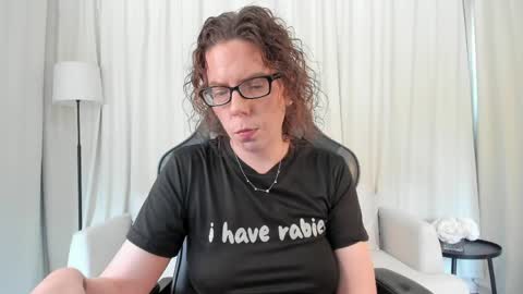 Sara Desire online show from March 26, 1:35 pm