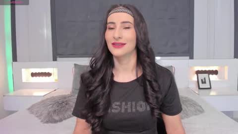 Snapshot of saragomez_1 chatting on February 17, 12:16 pm Sara Gomez online show from February 17, 12:16 pm