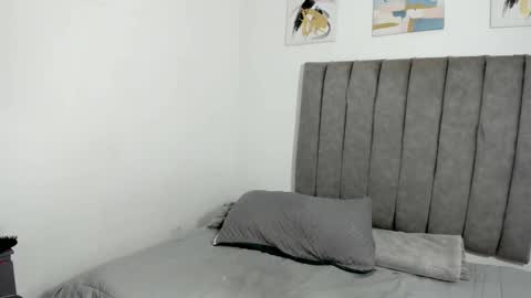 Snapshot of sarah__bigboobs chatting on October 10, 11:15 am sarah__bigboobs online show from October 10, 11:15 am