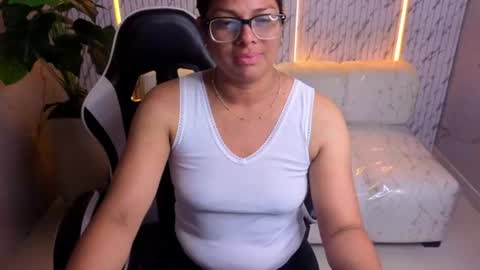 sarah_bay_tx online show from July 3, 9:32 pm