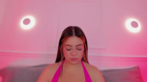 Sarah Bonneth online show from May 5, 11:46 am