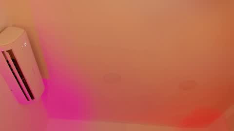 Sarah Bonneth online show from February 22, 11:55 am