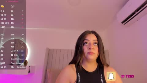 Snapshot of sarah_bonneth chatting on February 19, 11:06 am Sarah Bonneth online show from February 19, 11:06 am