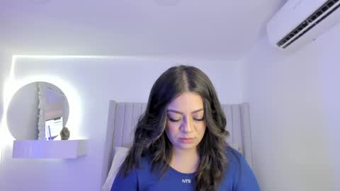 Snapshot of sarah_bonneth chatting on January 23, 10:54 am Sarah Bonneth online show from January 23, 10:54 am