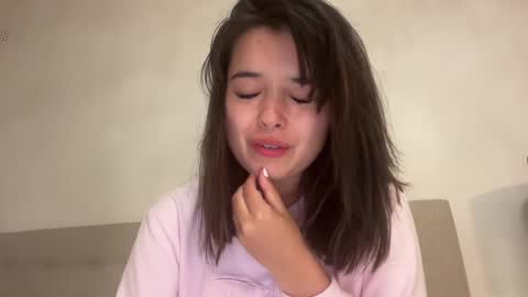 Sarah Heart Aus online show from January 8, 12:05 pm