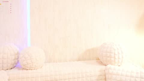Snapshot of sarah_hiill chatting on February 12, 8:50 pm online show from February 12, 8:50 pm