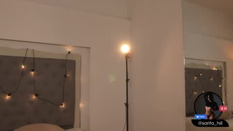 Snapshot of sarah_hiill chatting on September 19, 8:08 pm online show from September 19, 8:08 pm