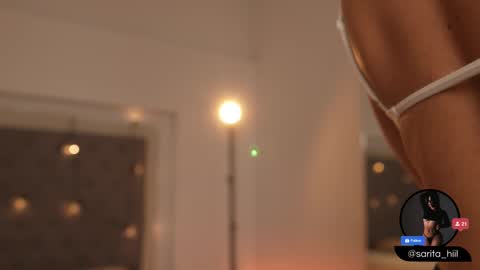 Snapshot of sarah_hiill chatting on September 22, 7:45 pm online show from September 22, 7:45 pm