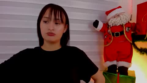 Sarah Ramirez online show from November 28, 3:31 am