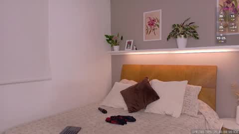 sarah_rayy online show from June 7, 9:32 pm