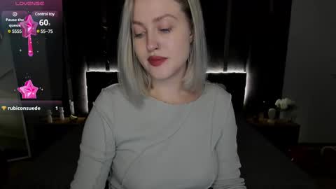 Sarah online show from February 19, 1:08 am