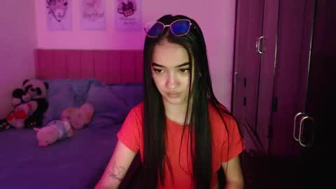 Sarah online show from March 6, 5:33 pm