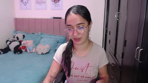 Sarah online show from February 25, 11:37 pm