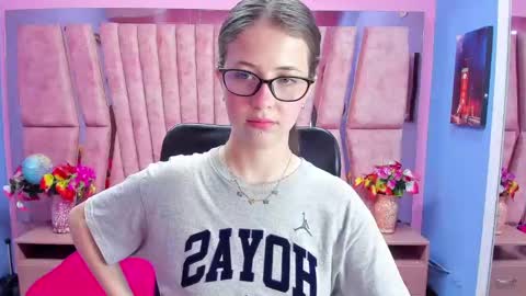 Sarah online show from October 7, 2:10 pm