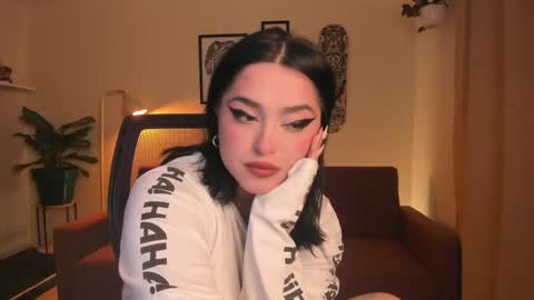   online show from December 18, 7:24 am