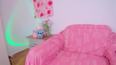 sarahajhoness online show from March 12, 5:15 pm