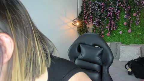 Sarah Deyvis online show from January 14, 4:01 pm