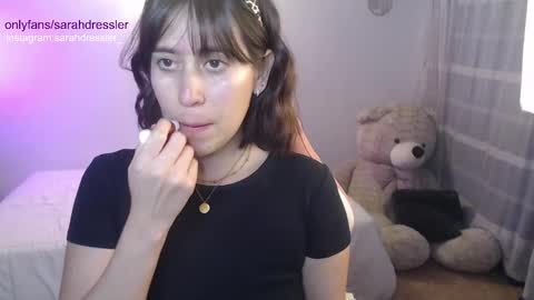 sarahdressler online show from February 18, 2:59 am