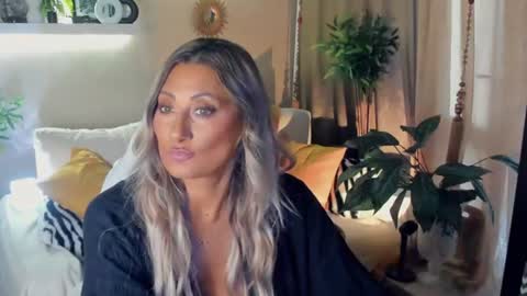 Divine Sarah NONUDE model online show from July 30, 2:18 pm