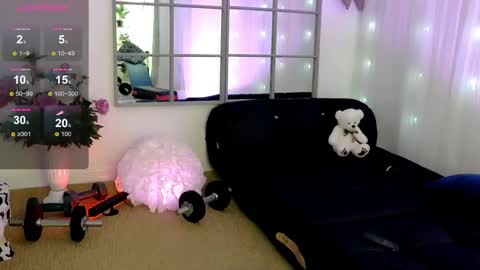 sarahraiynex online show from May 28, 10:46 am