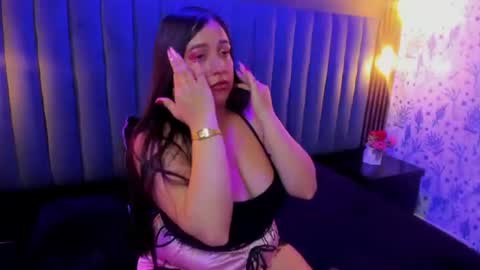 sarai_honeey online show from July 28, 8:01 pm
