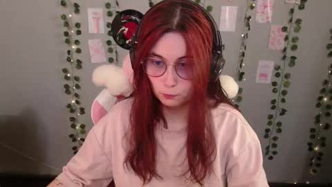 Sara online show from December 4, 10:17 am