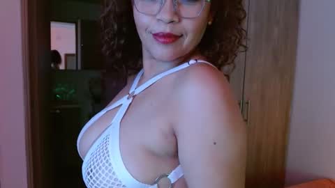 sara online show from February 4, 9:20 pm