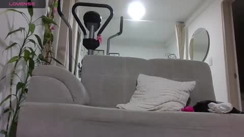 sara martinez online show from April 16, 2:12 am