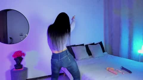 saramilf_69 online show from March 7, 1:40 pm