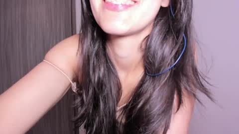 Sara   online show from April 7, 2:08 pm