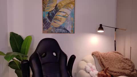 Sara Winstone online show from January 13, 1:11 am